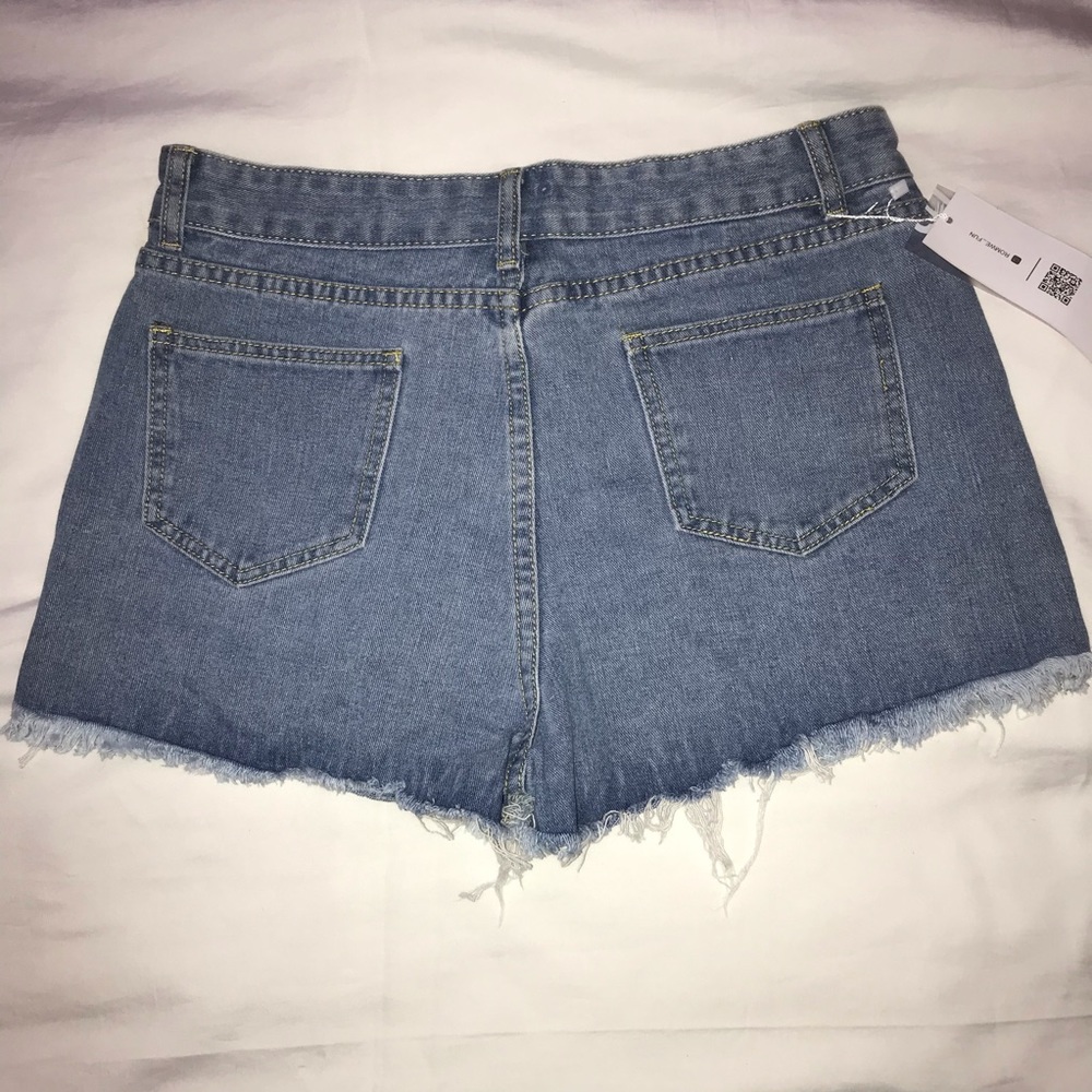Romwe Ripped Denim Shorts - Picture 3 of 5